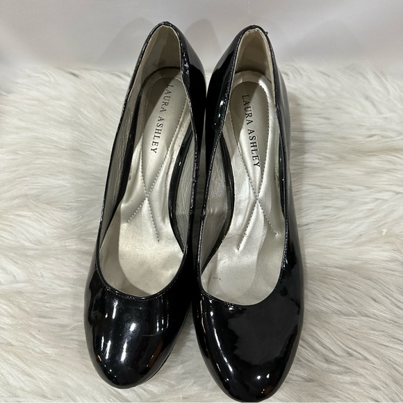 Laura Ashley Patten Leather heels - Picture 6 of 8